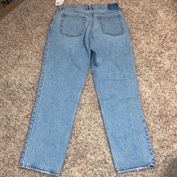 Abercrombie and Fitch NWT Mid Rise 90s Straight Jean curve love sz 29 - Picture 6 of 7